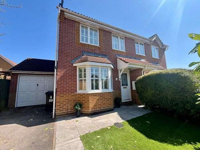 3 Bedroom Semi Detached House To Rent In Buttercup Place, Thatcham, RG18