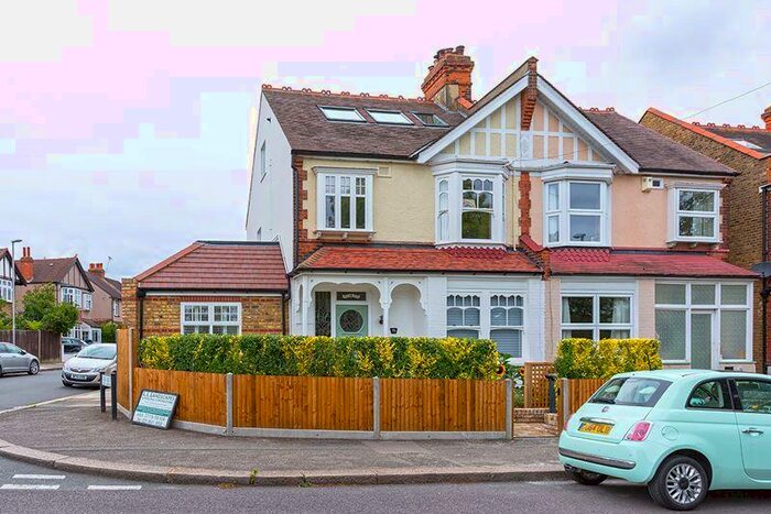 5 Bedroom Semi-Detached House To Rent In Park View, New Malden, KT3