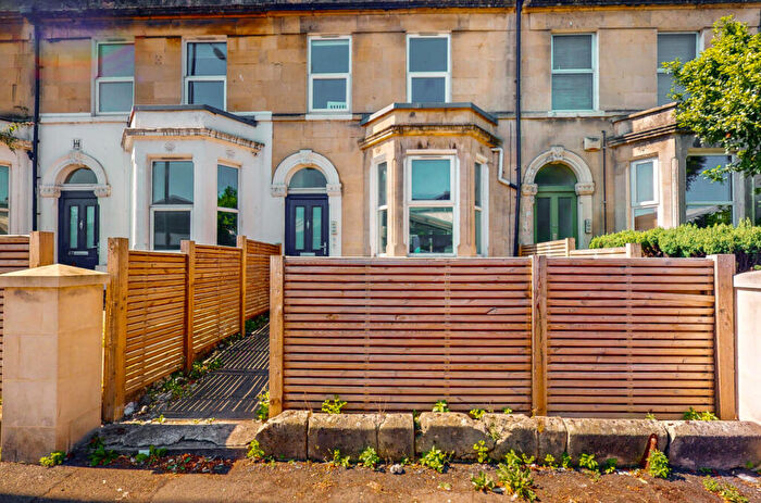 2 Bedroom Apartment To Rent In Lower Bristol Road, BA2