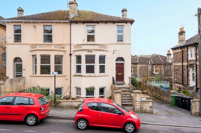 2 Bedroom Apartment To Rent In Lower Oldfield Park, Bath, BA2