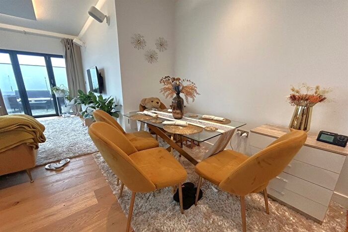 2 Bedroom Flat To Rent In Circa Apartments, Harlington, UB3