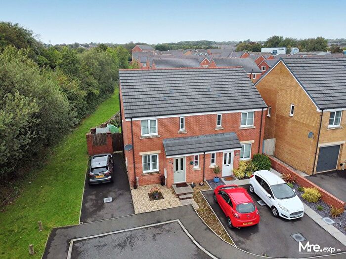 3 Bedroom Semi-Detached House For Sale In Ffordd Cadfan, Bridgend, CF31