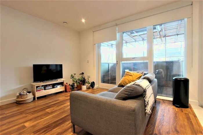 1 Bedroom Studio To Rent In Bessemer Place, Greenwich Peninsula, London, SE10