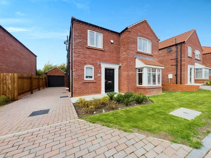 4 Bedroom Detached House For Sale In Pioneer Drive, Bridlington, YO16