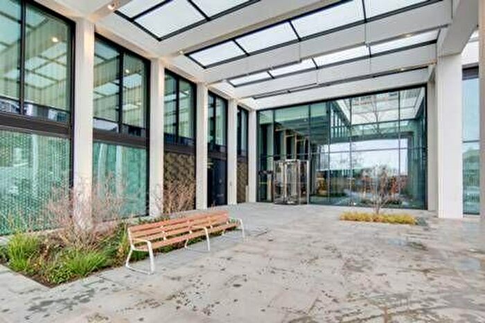 1 Bedroom Flat For Sale In Flat, Hobart Building, Wards Place, London, E14