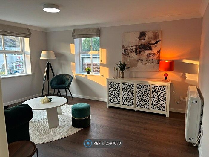1 Bedroom Flat To Rent In Romford, Romford Gidea Park, RM2