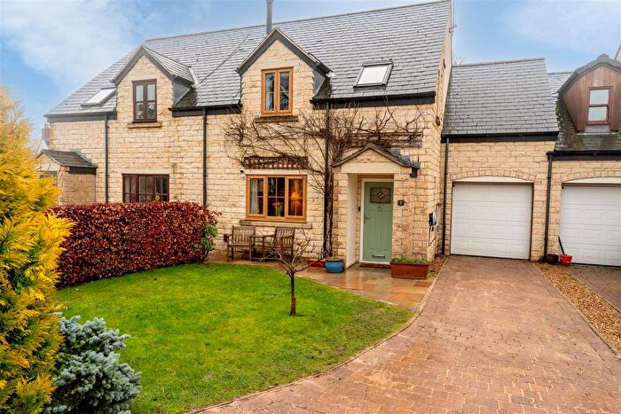 4 Bedroom Terraced House For Sale In Beckside, Aberford, Leeds, LS25