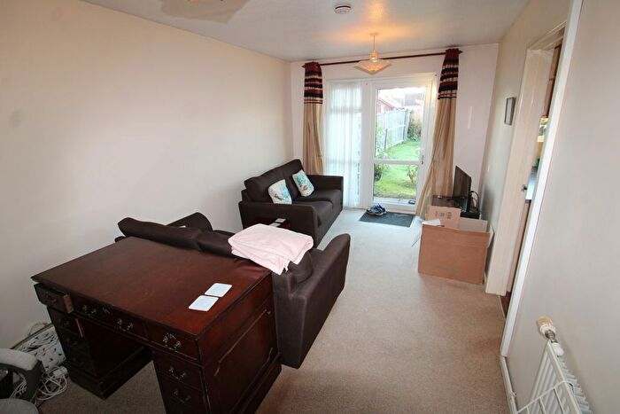 2 Bedroom Bungalow To Rent In Yeo Close, Weston-Super-Mare, BS23