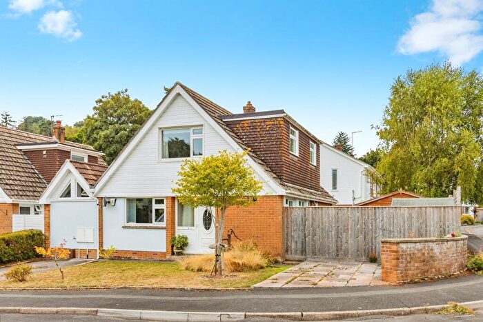 3 Bedroom Detached Bungalow For Sale In Stonelands Park, Dawlish, EX7