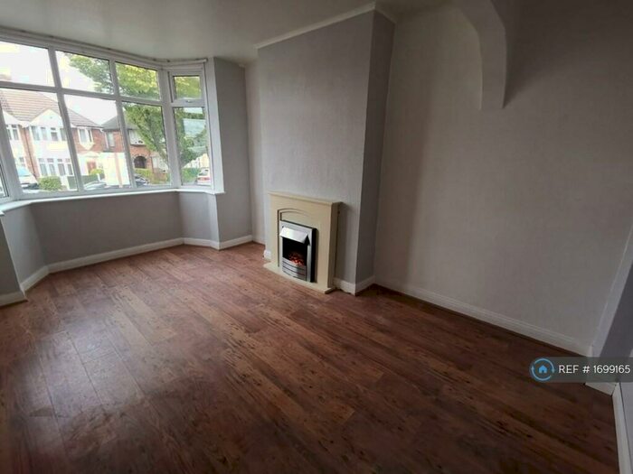 3 Bedroom Semi-Detached House To Rent In Ryde Park Road, Rednal, Birmingham, B45