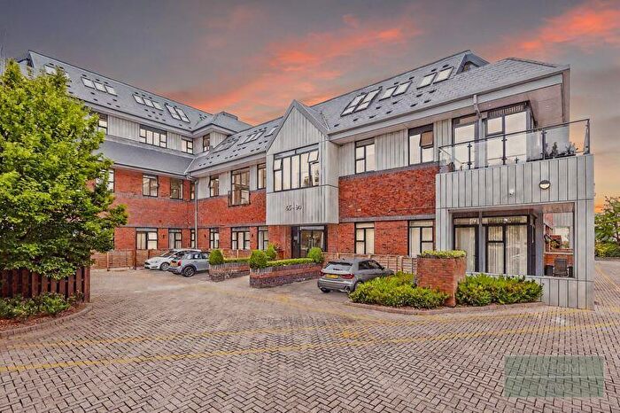 1 Bedroom Flat For Sale In Wells Court, Albert Drive, Woking, GU21