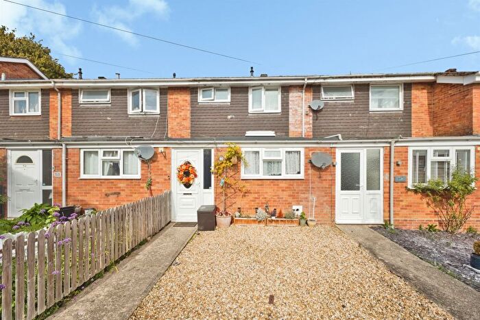 3 Bedroom Semi-Detached House For Sale In Sandringham Road, Yeovil, BA21