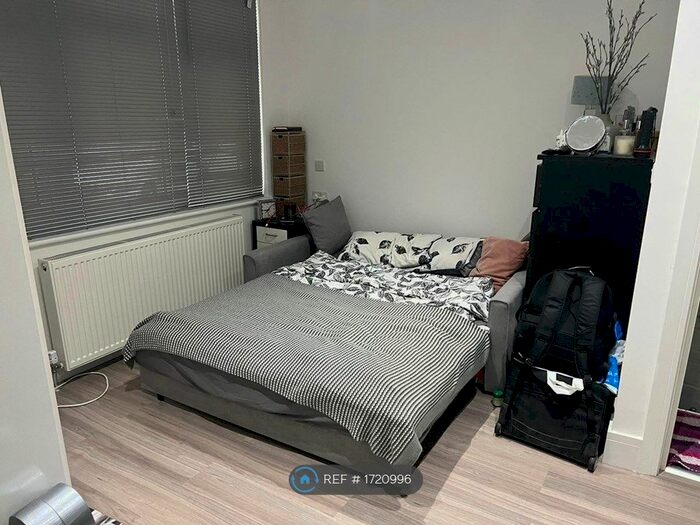 2 Bedroom Flat To Rent In Cains Lane, Feltham, TW14