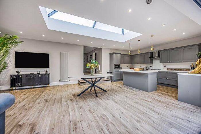4 Bedroom Detached Bungalow For Sale In Second Avenue, Portsmouth, PO6