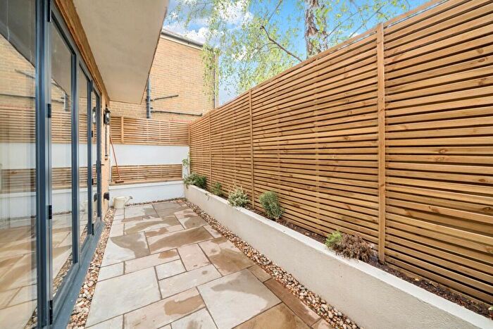 2 Bedroom Detached House For Sale In Inverton Road, London, SE15