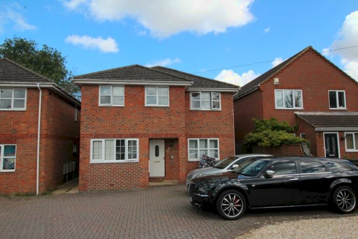 4 Bedroom Detached House To Rent In Salisbury Gardens, Basingstoke, Hampshire, RG22