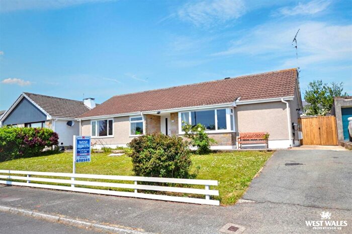 4 Bedroom Detached Bungalow For Sale In Bunkers Hill, Milford Haven, SA73