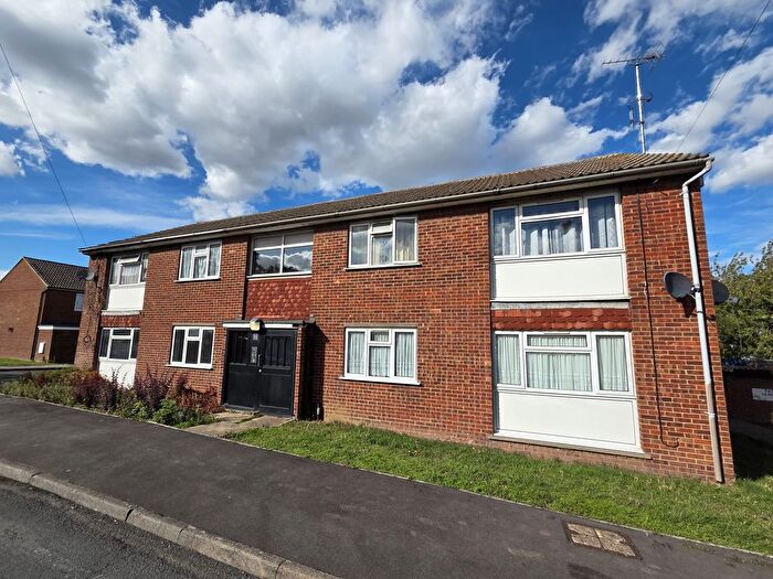 2 Bedroom Flat To Rent In Leonard Avenue, Swanscombe, DA10