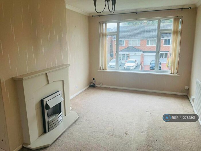 2 Bedroom Maisonette To Rent In Langley Hall Road, Solihull, B92