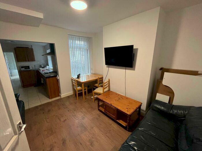 4 Bedroom Private Hall To Rent In Gregson Road, Lancaster, LA1