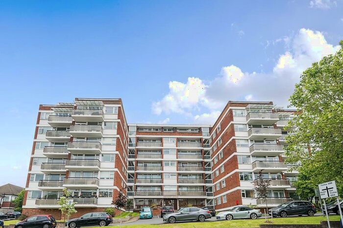 2 Bedroom Apartment To Rent In Embassy Lodge, Finchley, N3