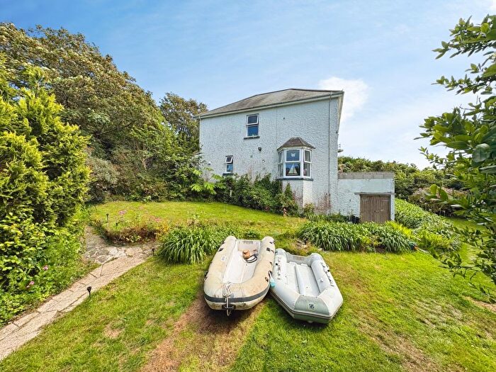 4 Bedroom Detached House For Sale In Laflouder Lane, Mullion, Helston, TR12