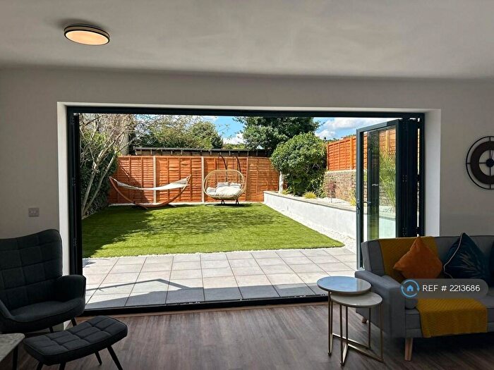 4 Bedroom Detached House To Rent In Selsdon Road, South Croydon, CR2