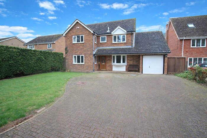 4 Bedroom Detached House To Rent In Bedford Road, Rushden, NN10