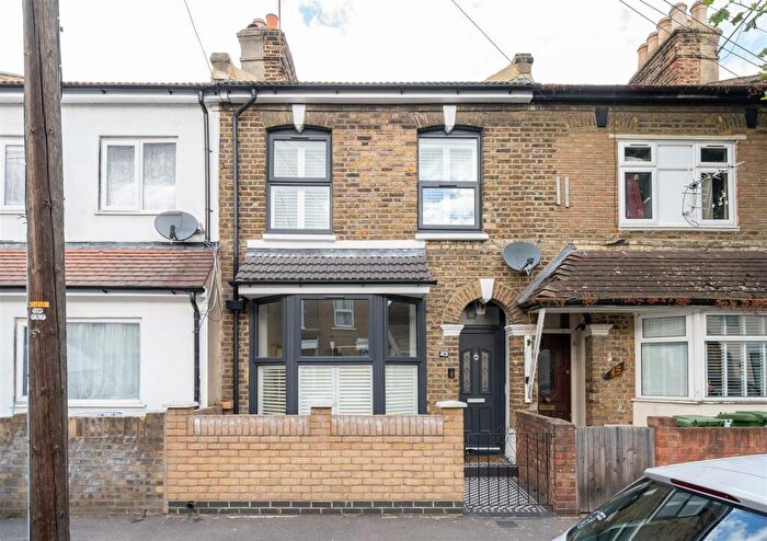 4 Bedroom House To Rent In Colegrave Road, Stratford, E15
