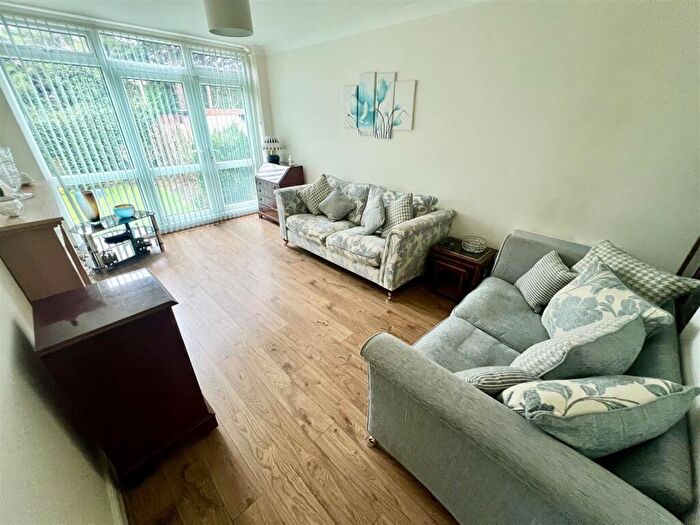 1 Bedroom Apartment For Sale In Stanley Close, Hall Green, Birmingham, B28