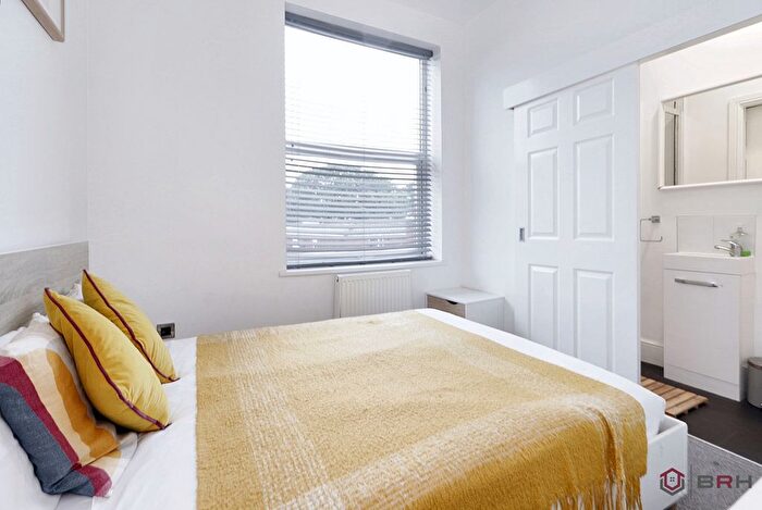 10 Bedroom Block Of Flats For Sale In Spring Bank, Hull, HU3