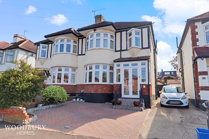 3 Bedroom Semi Detached House To Rent In Rivington Avenue, Woodford Green, IG8