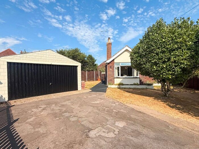 4 Bedroom Detached Bungalow For Sale In Woodville Road, Fawley, SO45