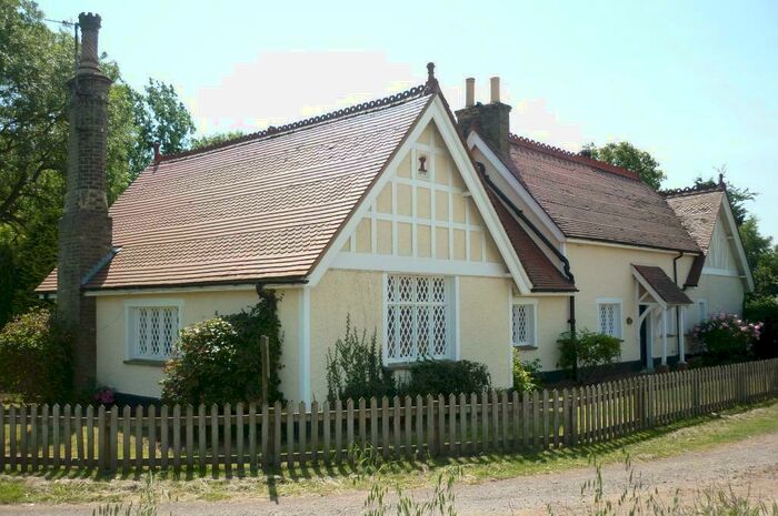 3 Bedroom Bungalow To Rent In Bedford Road, Old Warden, SG18