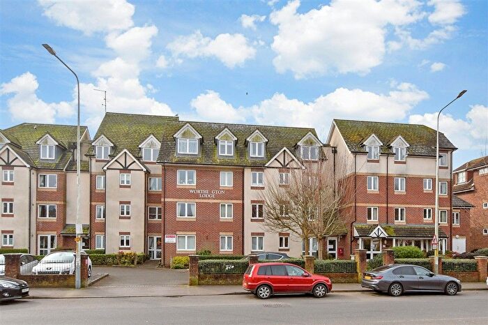 1 Bedroom Property For Sale In East Street, Hythe, Kent, CT21