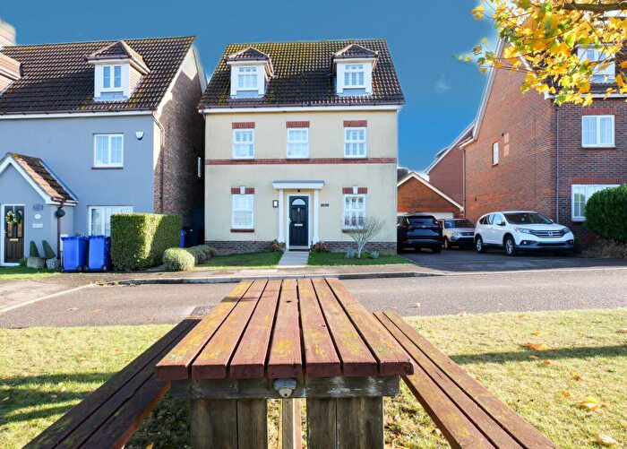 6 Bedroom Detached House For Sale In Carew Close, Grays, RM16