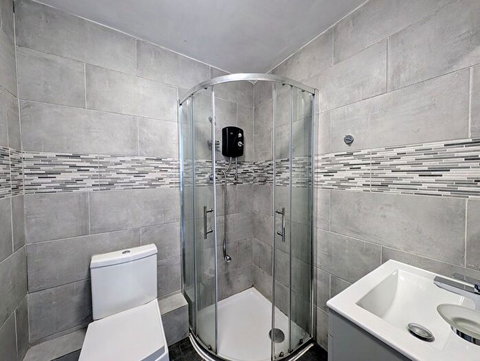 1 Bedroom Flat To Rent In Flat, A Flanshaw Lane, Wakefield, West Yorkshire, WF2