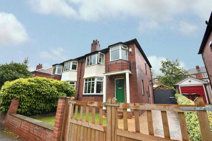 3 Bedroom Semi-Detached House To Rent In Kirkstall Lane, Kirkstall, Leeds, LS5