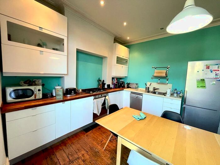 4 Bedroom Semi-Detached House To Rent In St Johns Road, Old Trafford, M16