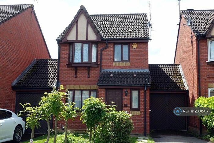 3 Bedroom Semi-Detached House To Rent In Regent Close, Lower Earley, Reading, RG6