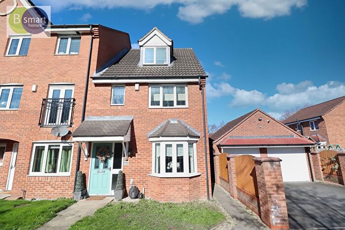 3 Bedroom Town House For Sale In Kingfisher Drive, Wombwell, Barnsley, S73