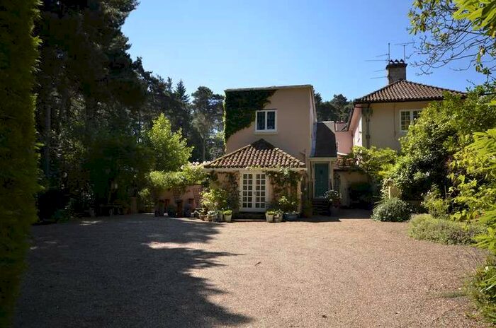 3 Bedroom Cottage To Rent In London Road, Sunningdale, SL5
