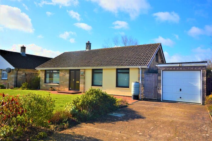 3 Bedroom Bungalow To Rent In Bannock Road, Whitwell, PO38