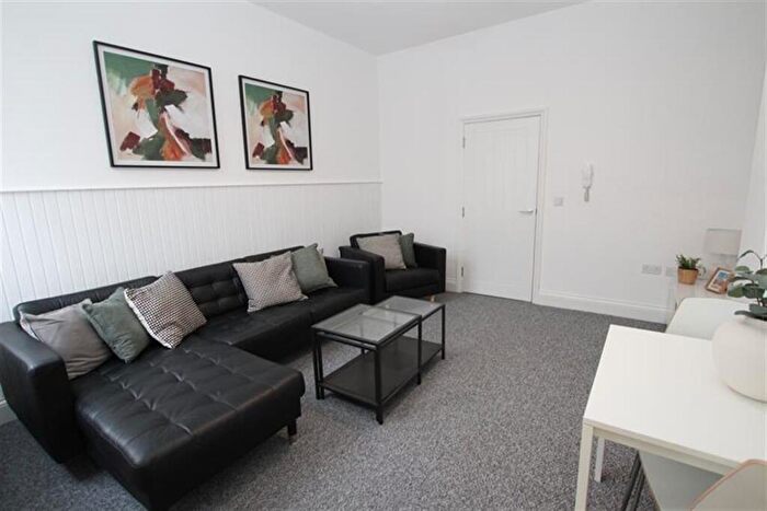 1 Bedroom Apartment To Rent In Fishpond Drive, The Park, NG7