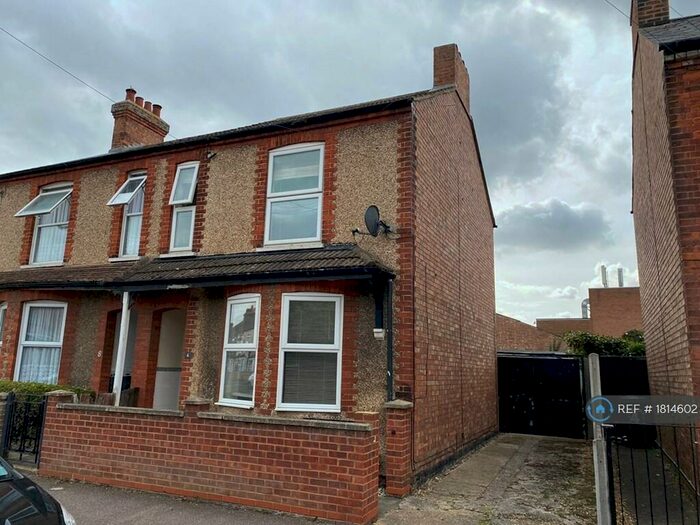 3 Bedroom Semi-Detached House To Rent In Cleveland Street, Kempston, Bedford, MK42