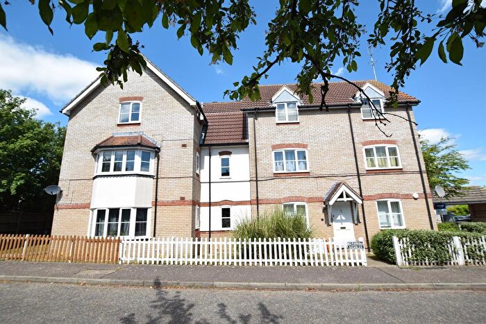 2 Bedroom Flat For Sale In Nash Drive, Broomfield, Chelmsford, CM1