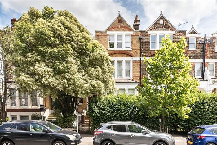 2 Bedroom Flat For Sale In Jerningham Road, London, SE14