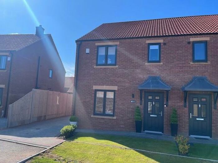 3 Bedroom Semi-Detached House To Rent In Daisy Way, Louth, LN11