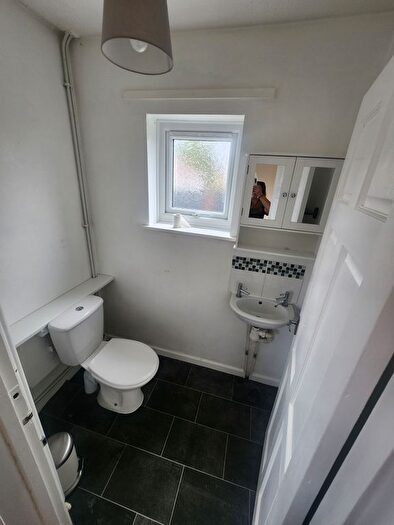 5 Bedroom Semi-Detached House To Rent In Hunters Way, Bristol, BS34