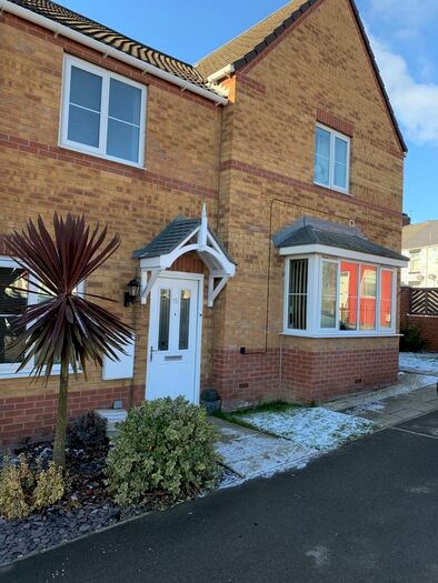 2 Bedroom Town House To Rent In Kingwood Close, Barnsley, S71